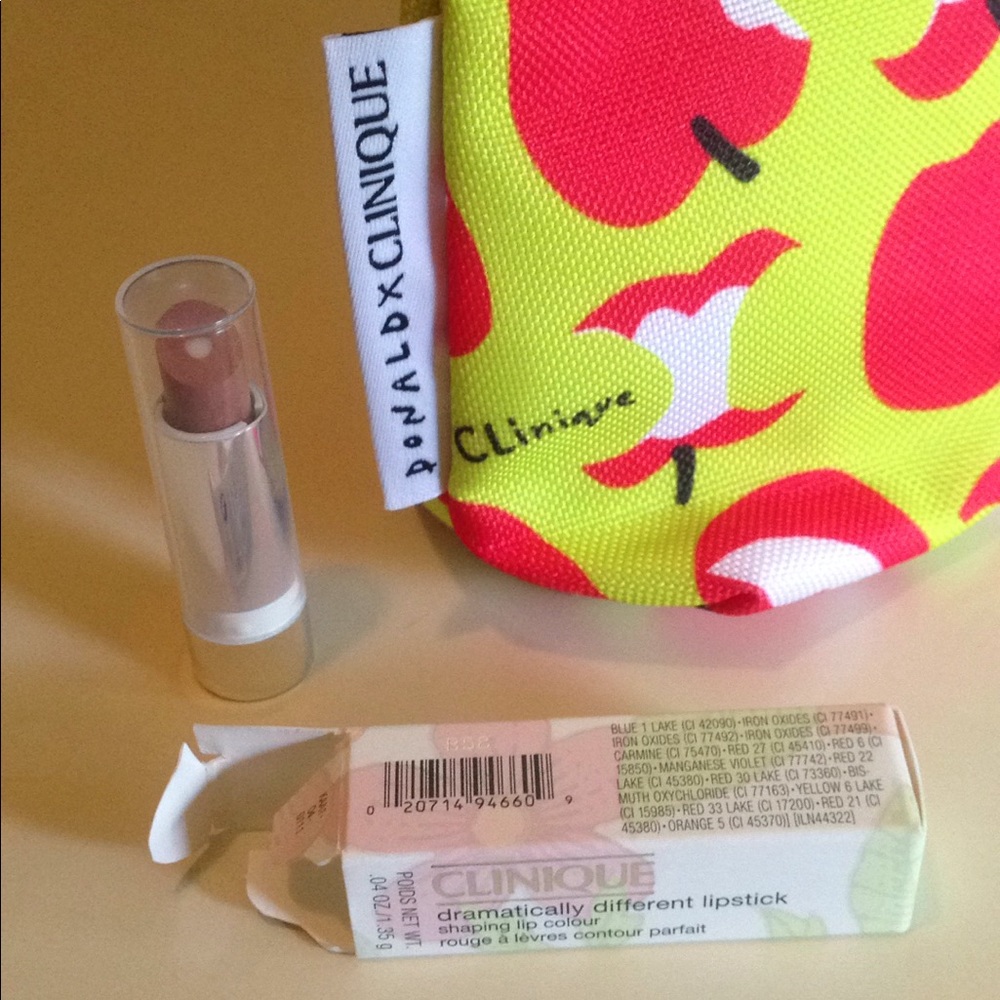 Clinique x DONALD Makeup Bag W/ Lipstick HOST PICK - Picture 3 of 5